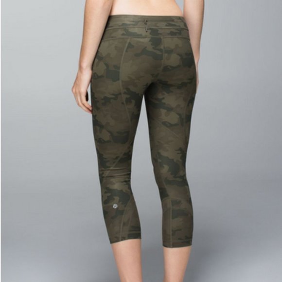 Lululemon Run Inspire Camo Crop Size 6 All Luxtreme Fatigue Green - Picture 9 of 9
